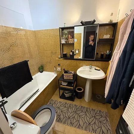 Apartment Pres De La *